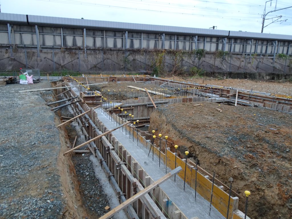 基礎立上りコンクリート打設工事(ハカマダ様・豊橋市江島町) – 豊橋建設工業株式会社